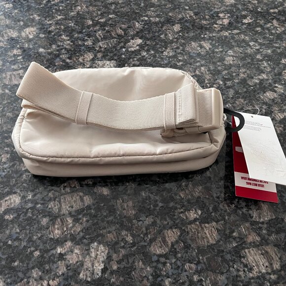 *NWT* Reebok Lelia Belt Bag - Picture 2 of 5